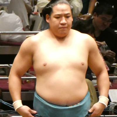 玉正鳳　萬平の顔写真