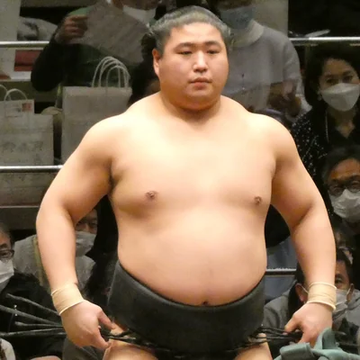 若元春　港の顔写真